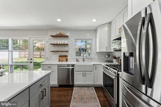 7919 Roswell Dr, Falls Church, VA 22043