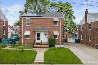 678 Bingle St, Perth Amboy, NJ 08861