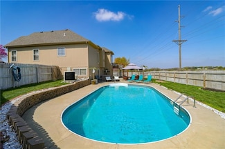 1900 NE 24th Ct, Blue Springs, MO 64029