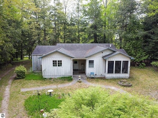10895 N Shore Dr, Northport, MI 49670
