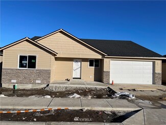 63 Emma Dr, Wenatchee, WA 98801