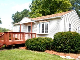 545 Park St, Beecher, IL 60401