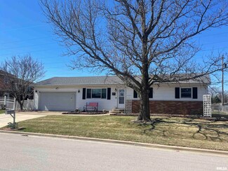 305 Circle Dr, Morton, IL 61550