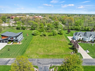 4N707 White Oak Ln, Wayne, IL 60184