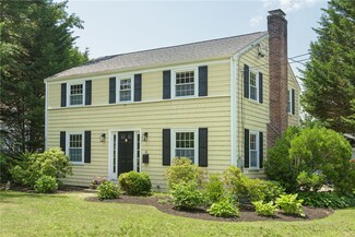 11 Rumstick Rd, Barrington, RI 02806
