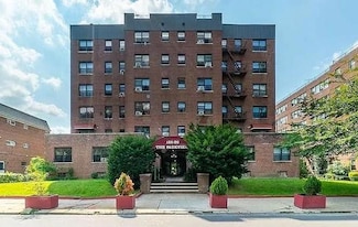 16520 Highland Ave Unit 302, Jamaica, NY 11432