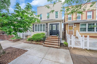 6547 79th St, Middle Village, NY 11379