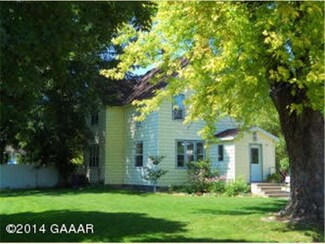 955 955 5th St, Hancock, MN 56244