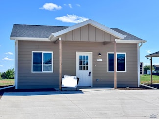 5617 Bridge Dr, Rapid City, SD 57703