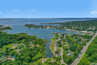 18 Landing Ln, Southampton, NY 11968