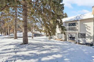1542 N Oberlin Cir, Minneapolis, MN 55432