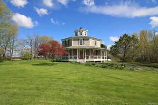 11536 Clarence Center Rd, Akron, NY 14001