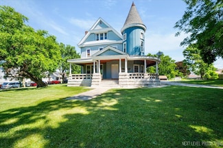 1038 Liberty St, Aurora, IL 60505
