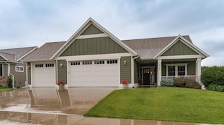 2745 Sand Trap Rd SE, Rochester, MN 55904
