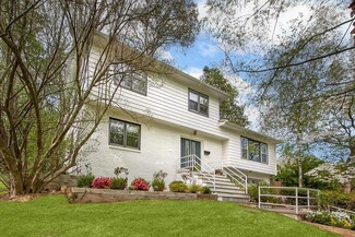 15 Puritan Dr, Scarsdale, NY 10583