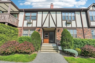 313 Sierra Vista Ln, Valley Cottage, NY 10989