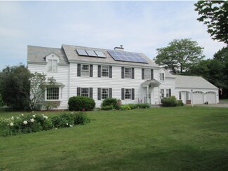 153 Seamans Rd, New London, NH 03257