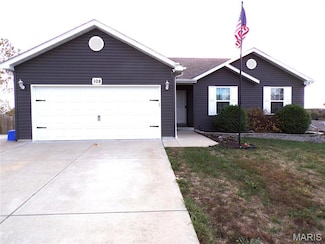 108 Linder Ln, Winfield, MO 63389