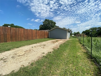 10606 County Road 1020, Burleson, TX 76028