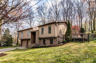 101 Buckingham Dr, Valencia, PA 16059