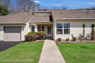 72 Aspen Ave, Englishtown, NJ 07726