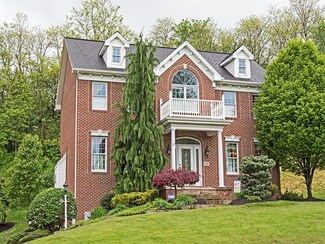 539 Hickory Ln, Houston, PA 15342