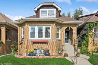 5810 W Giddings St, Chicago, IL 60630