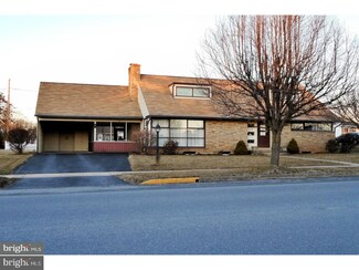 119 American Legion Blvd, Pine Grove, PA 17963