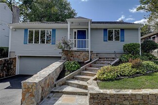 33 Newman Rd, Pawtucket, RI 02860