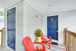 708 E Island Square Dr, Saint Simons Island, GA 31522