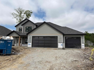 4792 Falcon Pkwy, New Haven, IN 46774