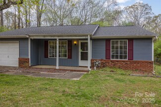6005 Fringe Tree Dr, Charlotte, NC 28227