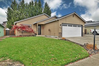2133 Walnut Grove Ln, Central Point, OR 97502