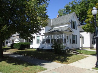 430 Washington Ave, Holland, MI 49423