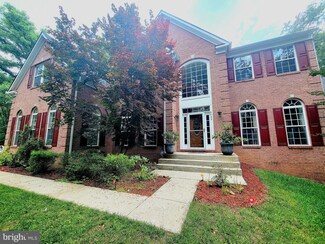 6649 Tansey Dr, Falls Church, VA 22042