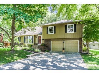9609 Hardy St, Overland Park, KS 66212