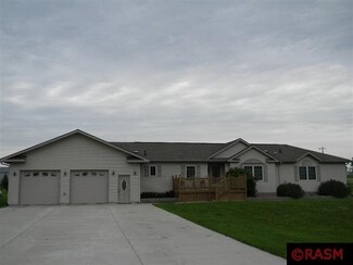 406 Valley View Dr, Courtland, MN 56021