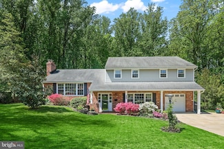 6720 Deland Dr, Springfield, VA 22152