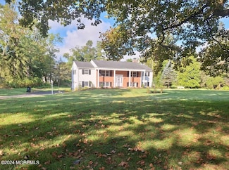 3 E Larchmont Dr, Colts Neck, NJ 07722