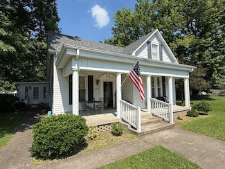 304 S Powell St, Norris City, IL 62869