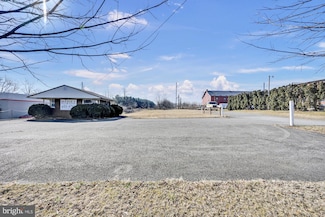 400 E Main St, Mount Joy, PA 17552