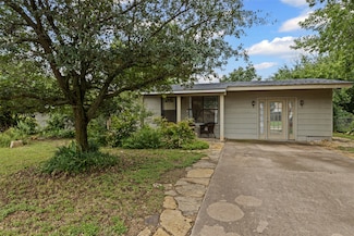504 Cozby St N, Benbrook, TX 76126