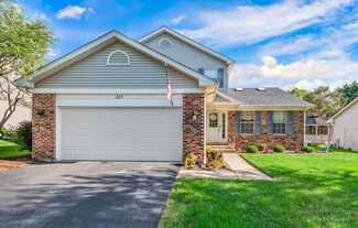 323 Wooded Knoll Dr, Cary, IL 60013