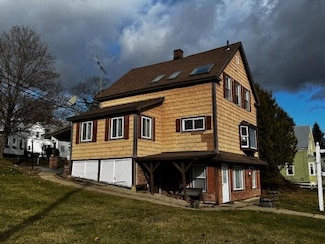 706 Crescent Ave, Rumford, ME 04276