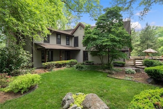 16865 Old Jamestown Rd, Florissant, MO 63034