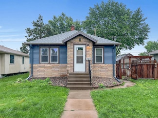 1502 Maywood St, Saint Paul, MN 55117
