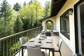 17900 23rd Ln NE Unit E304, Shoreline, WA 98155