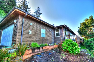 174 Reeves Cir, Yachats, OR 97498