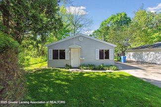 820 Kenwood Ave, Lansing, MI 48910