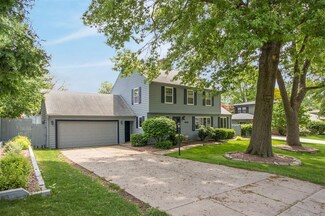 206 Mahaska Dr, Iowa City, IA 52246